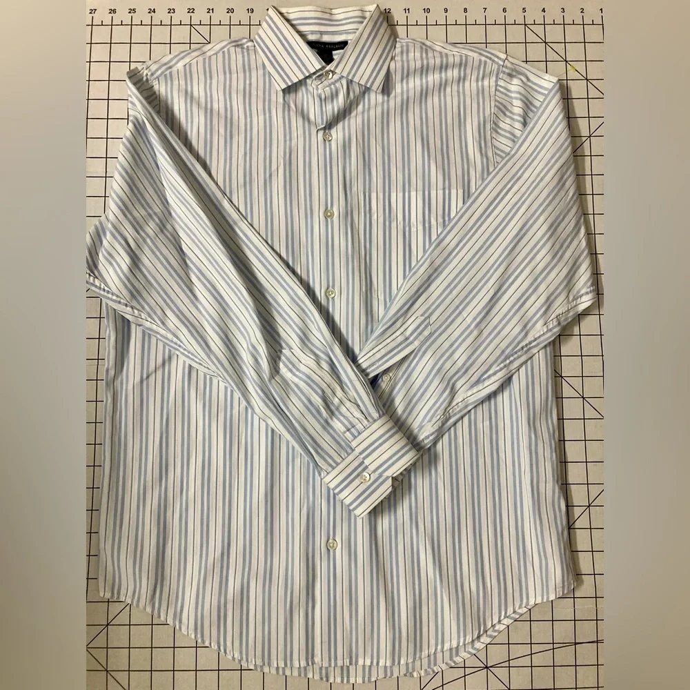 Banana Republic‎ Men’s Small Blue/White Striped Button Down Shirt